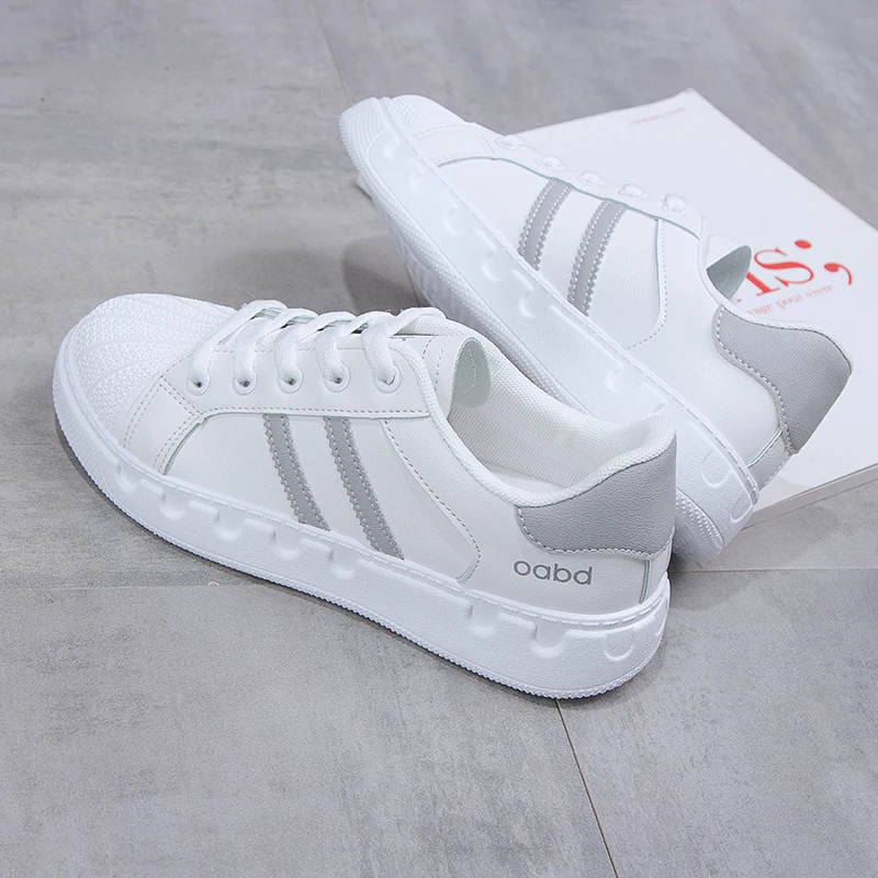 

Women's Sport Shoes New Spring White Sneakers Women Outdoor Light Flat Tenis Feminino Lace Up Low Top Women's Vulcanize Shoes