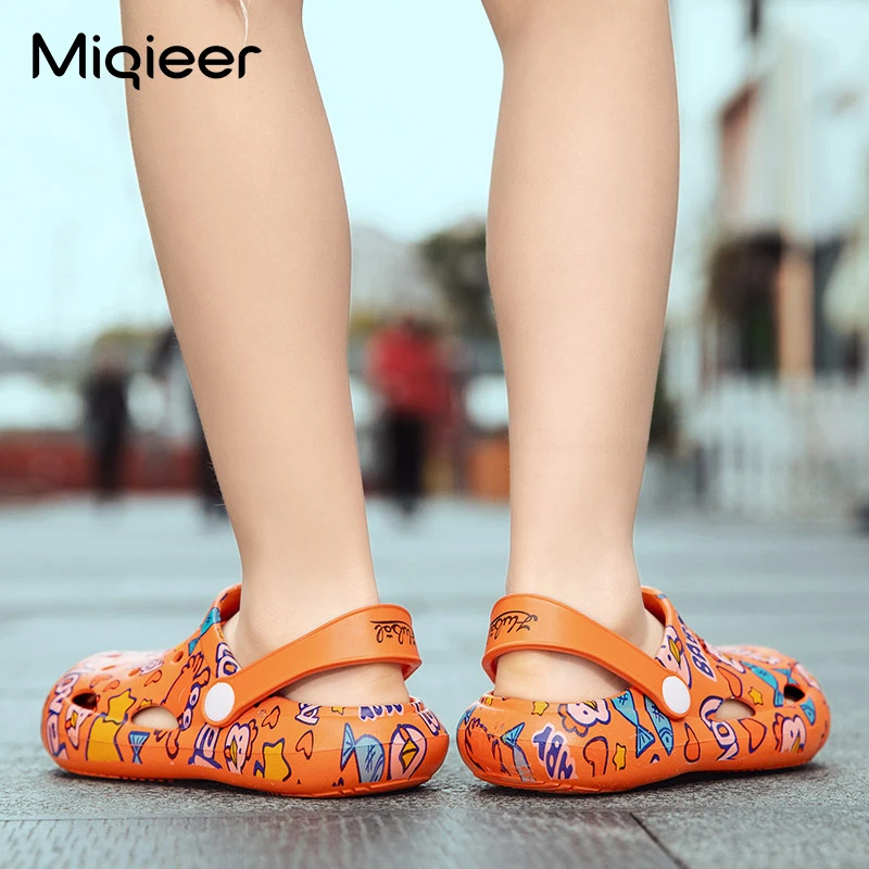 Мюли детские с мультяшным рисунком Нескользящие сандалии для сада и пляжа тапки
