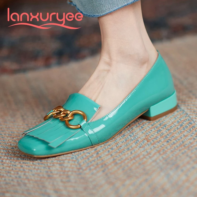 

Lanxuryee 2021 spring new cow patent leather round toe low heel fringe metal decoration young lady streetwear women pumps L42