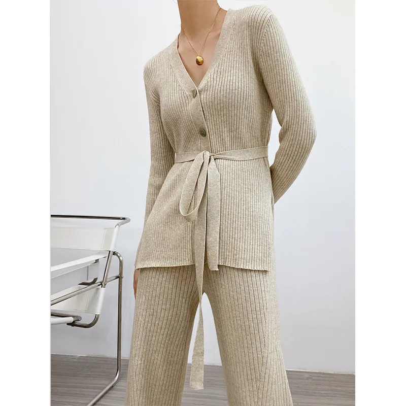 ATKULLQZ Stylish knitted women's French retro suit 2021 new women's early spring V-necked leggings knitted two-piece suit female