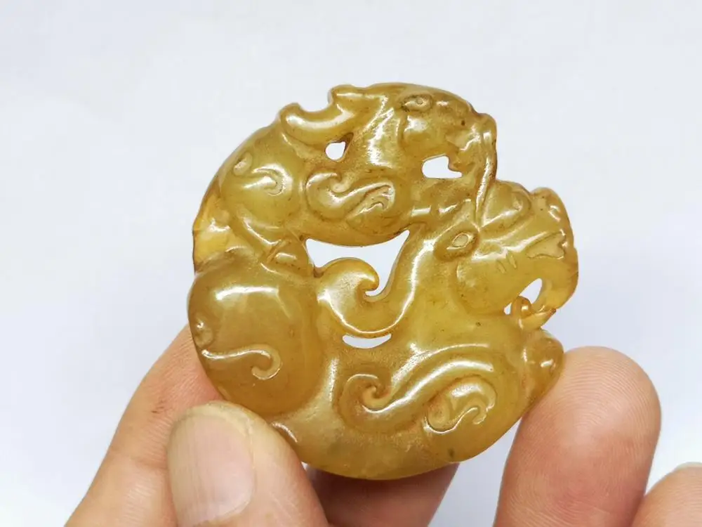 

YIZHU CULTUER ART Collection Old Chinese Jade Hand Carving Auspicious Dragon Beast Pendant Amulet