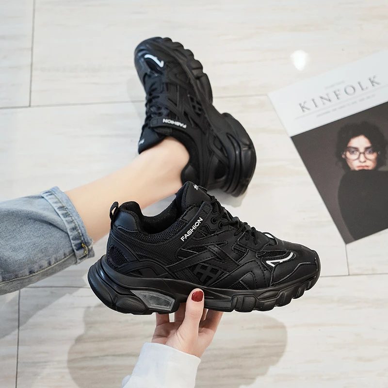 Женские кроссовки на массивной платформе Белые Повседневные из натуральной кожи