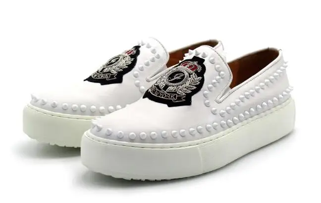 

Embroidery men shoes Increase slip on rivet round toe white shoes for men platform genuine leather casual shoes loafers