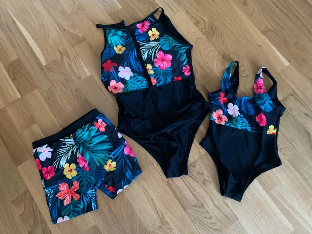 Купальный костюм для мамы и дочки семейная одежда летние купальные костюмы с