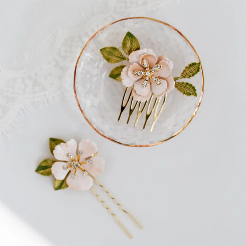 Сладкий прекрасный девушка головной убор зеленый лист цветок свадебные