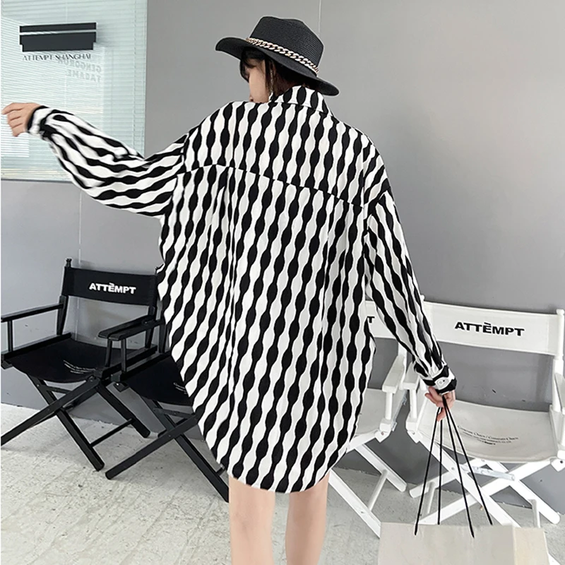 

[EAM] Wide Leg Shorts Plaid Big Size Two Piece Suit New Lapel Long Sleeve Loose Fit Women Fashion Spring Autumn 2021 1DE1525