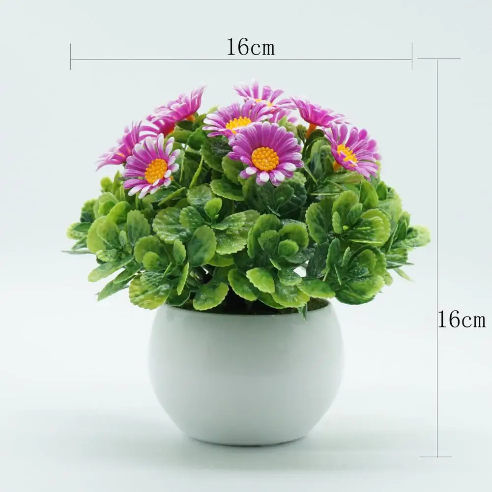 Искусственные хризантемы в горшках яркий привлекательный красивый