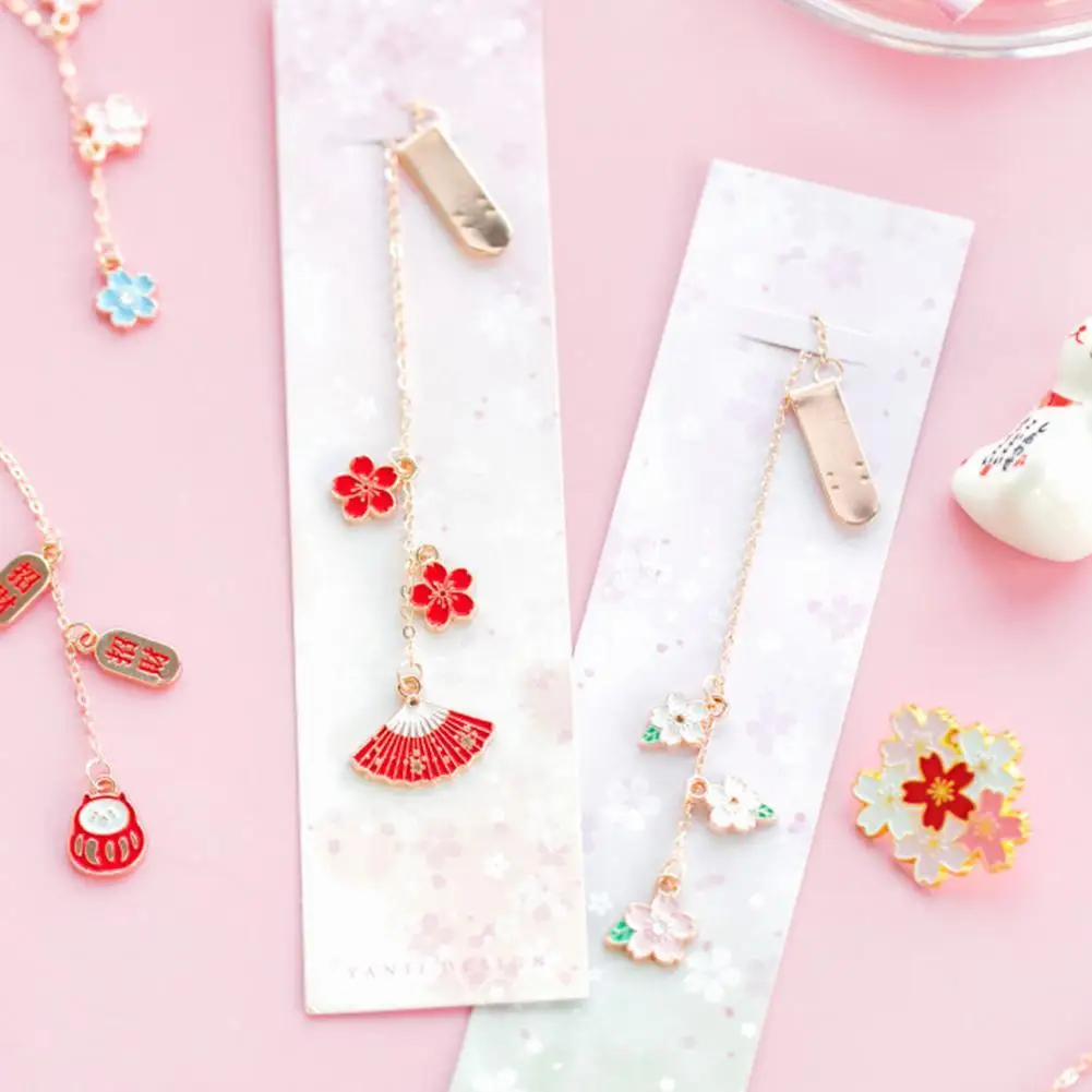 

1PC Creative Pattern Metal Bookmark Kawaii Girls Pendant School Bookmarks Gift Decoration For book Supplies Stationery C2H1