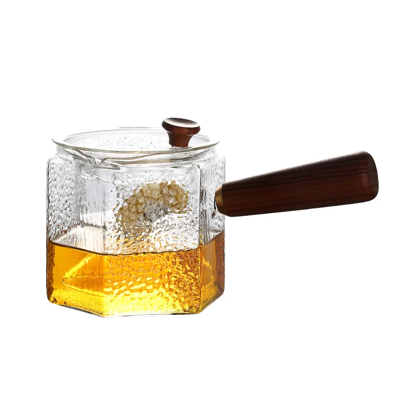 

Kitchen,Dining & Bar