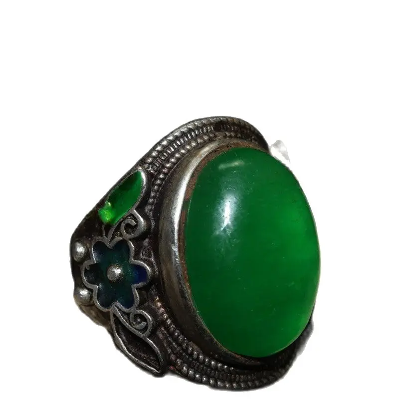 

China Old Tibetan Silver Round Emerald Inlaid Ring