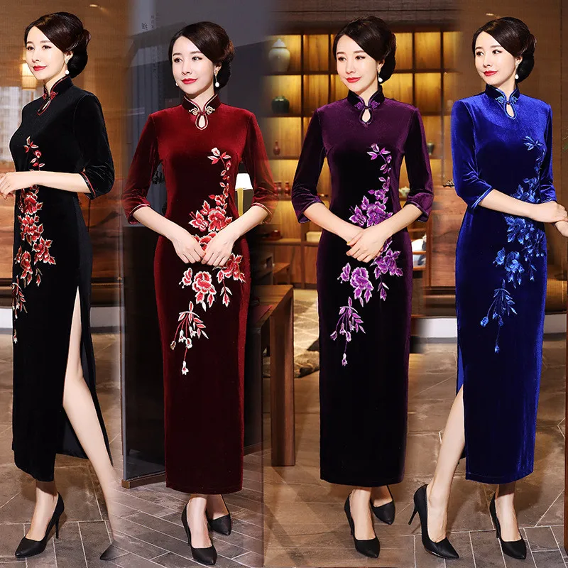 

Red Traditional Embroidered Dress Female Long Cheongsam Dress Chinese Wedding Party Qipao Dress High Quality Clothing