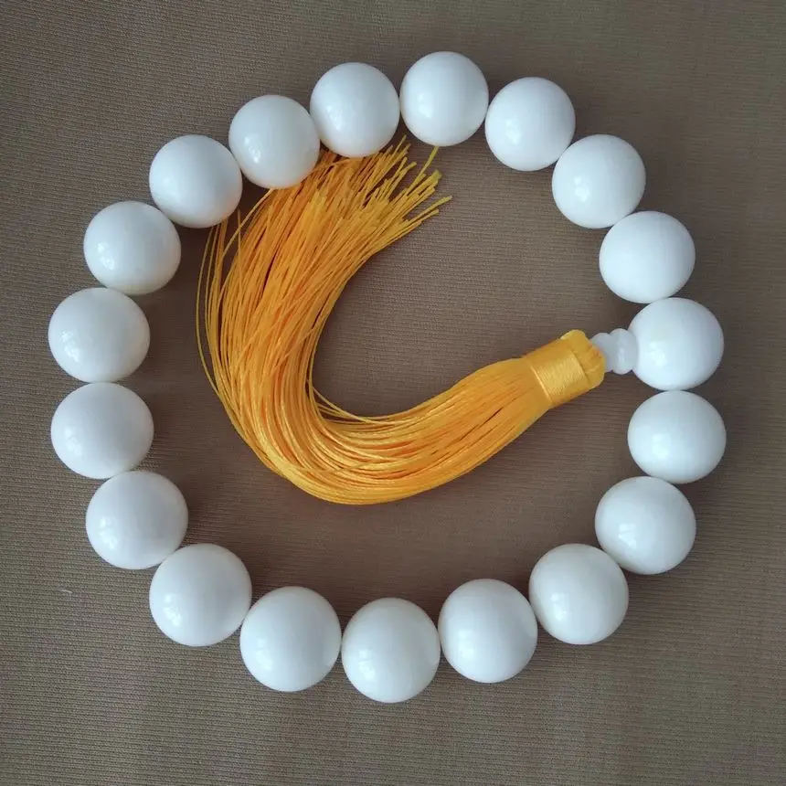 Браслет-амулет с натуральными морскими бусинами 20 мм | Дом и сад