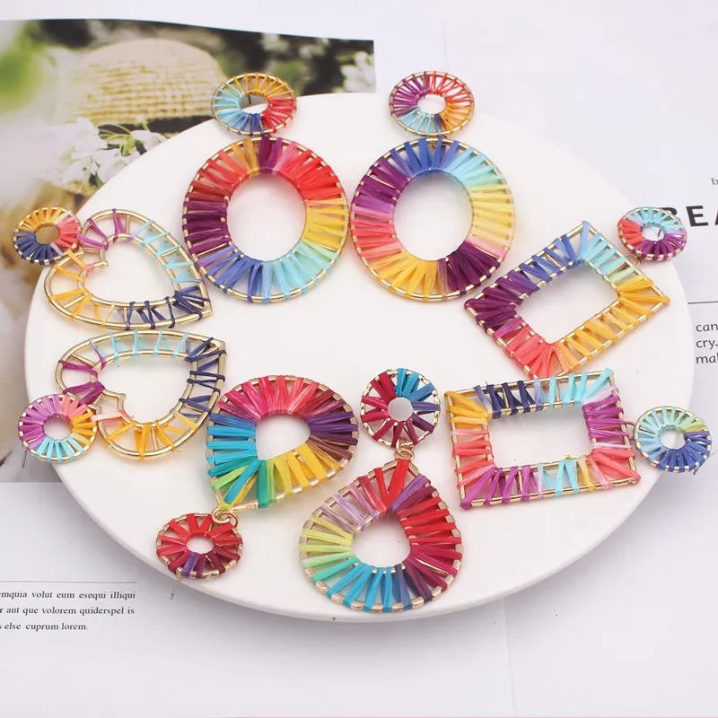 Женские ажурные серьги капельки золотистого цвета в форме сердца и травы