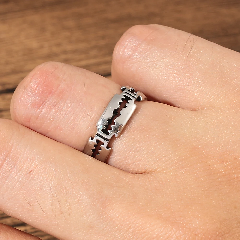 Кольцо серебристое в стиле панк классическая пятница 13-го для любителей фильма