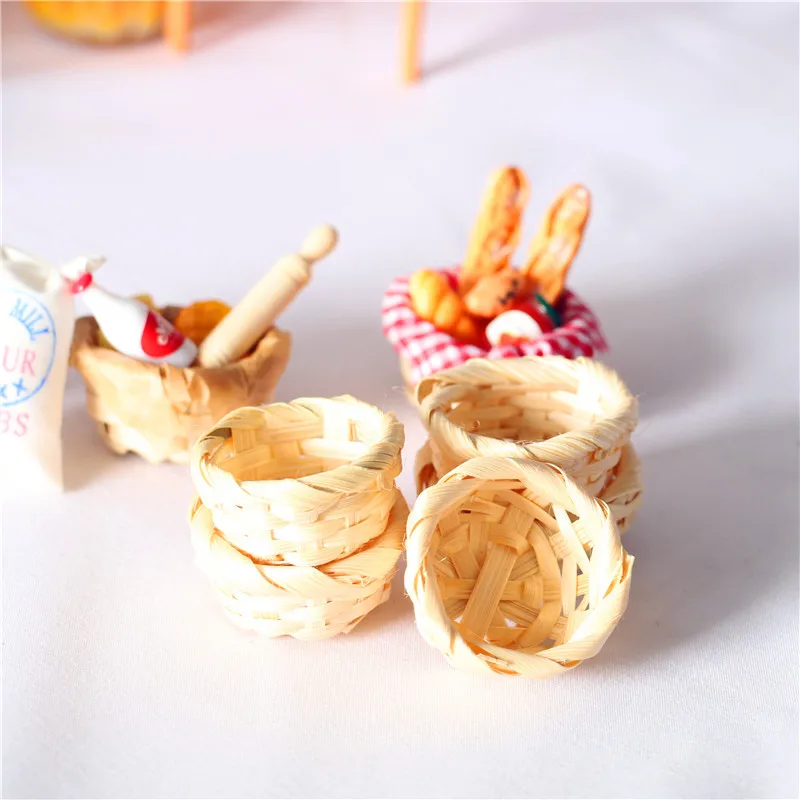 

2Pcs Weaving Storage Basket Mini Bread Basket Dolls Kitchen Furniture Food Toys for Barbie House 1/6 1/12 Dollhouse Accessoreis