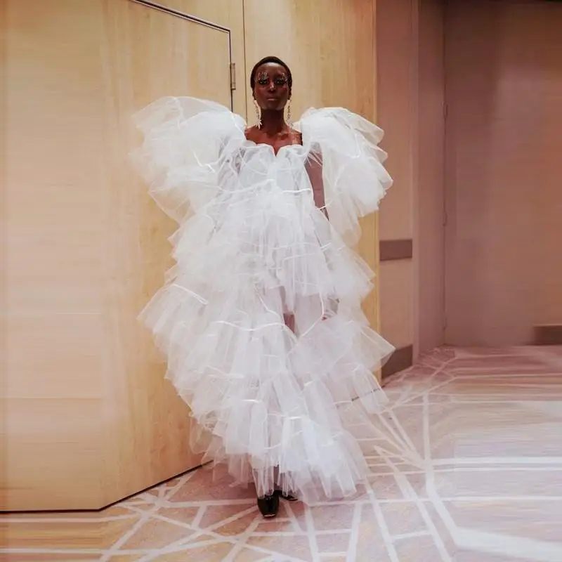Модные белые вечерние платья из тюля с каскадными оборками для черных девушек