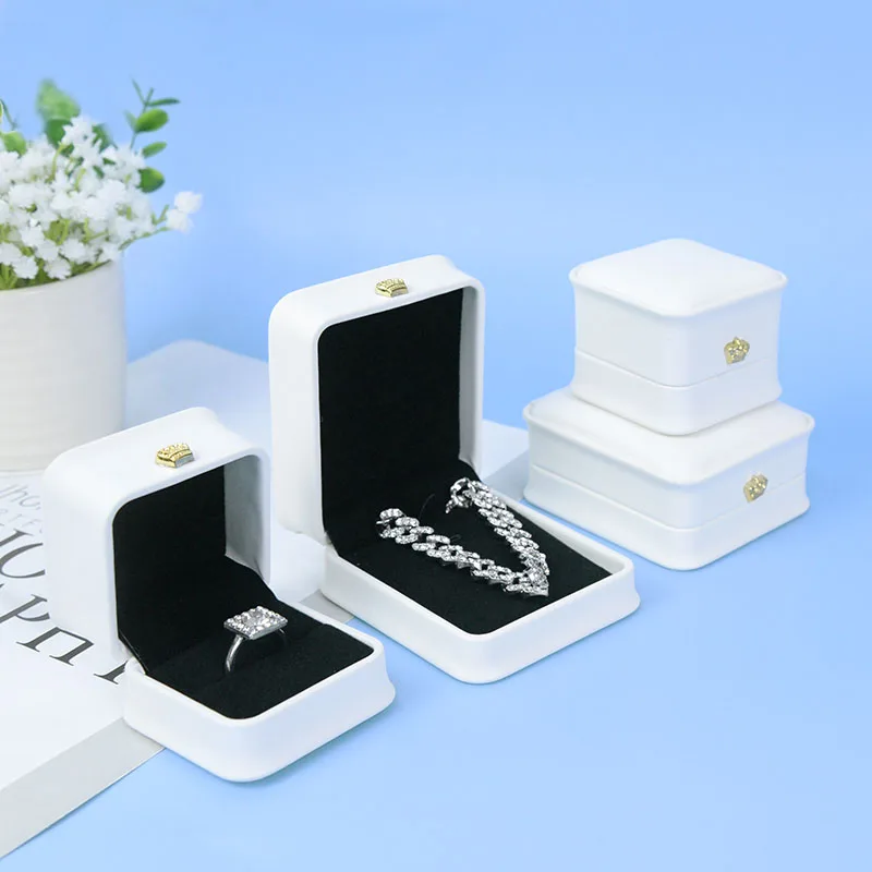 

1pcs Leather White Jewelry Box Necklace Ring Packaging Gift Box Storage Valentine's Day Birthday Wedding Decoration Supplies