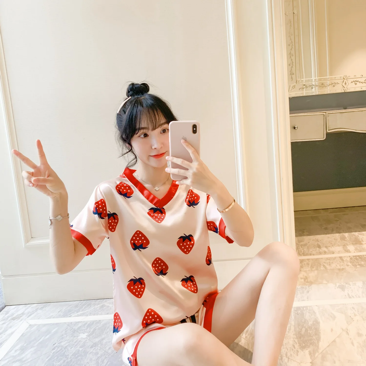 Summer Women's Pajamas Simulation Silk Short-sleeved Sweet and Sexy V-neck Home Service Pajamas for Women Sleepwear Sleep Tops