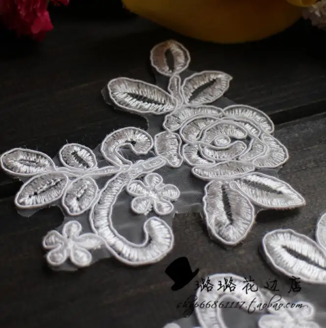 Кружевной воротник с вышивкой и аппликацией 4 шт. цвета слоновой кости красного