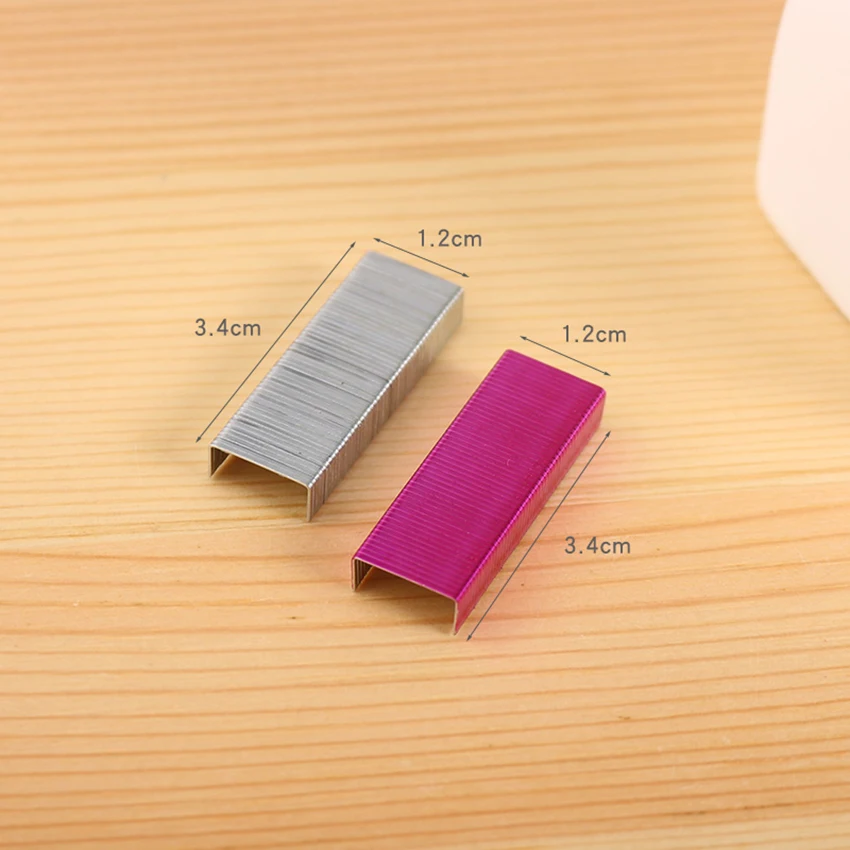 Universal 24/6 Chisel Point Standard Colorful Staples, 3.4cm Length, 800/Box, Paper Book Binding Staples Fits Standard Staplers