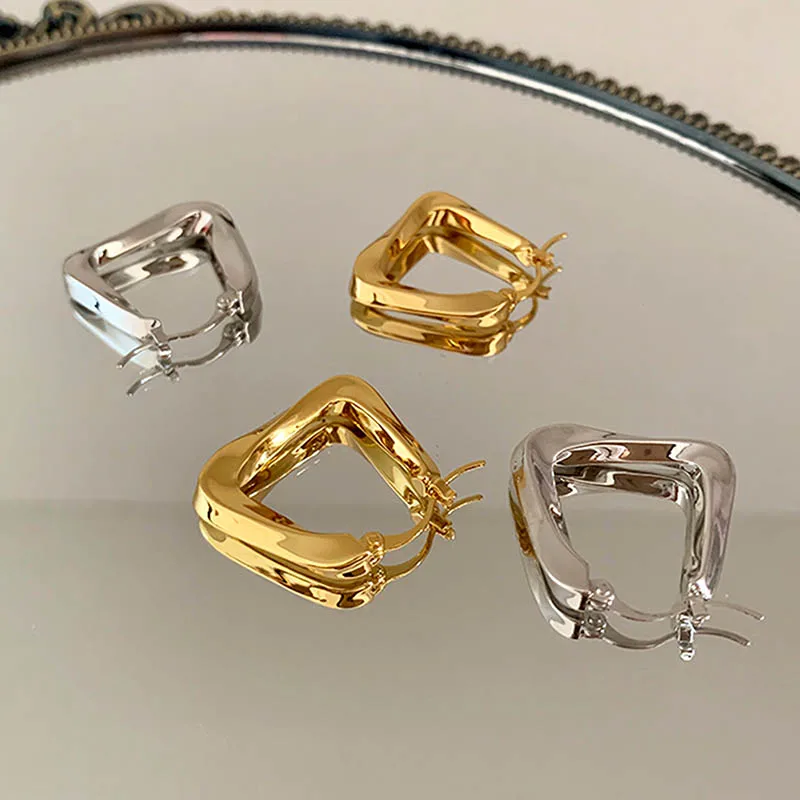 

2022 New Korean Metal Square Hoop Earring for Women Fashion Cute Gold Silver Color Punk Charm Earring Minimalist Jewelry Brincos