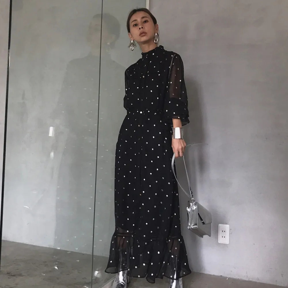 Женское винтажное длинное платье элегантное черное с оборками и воротником