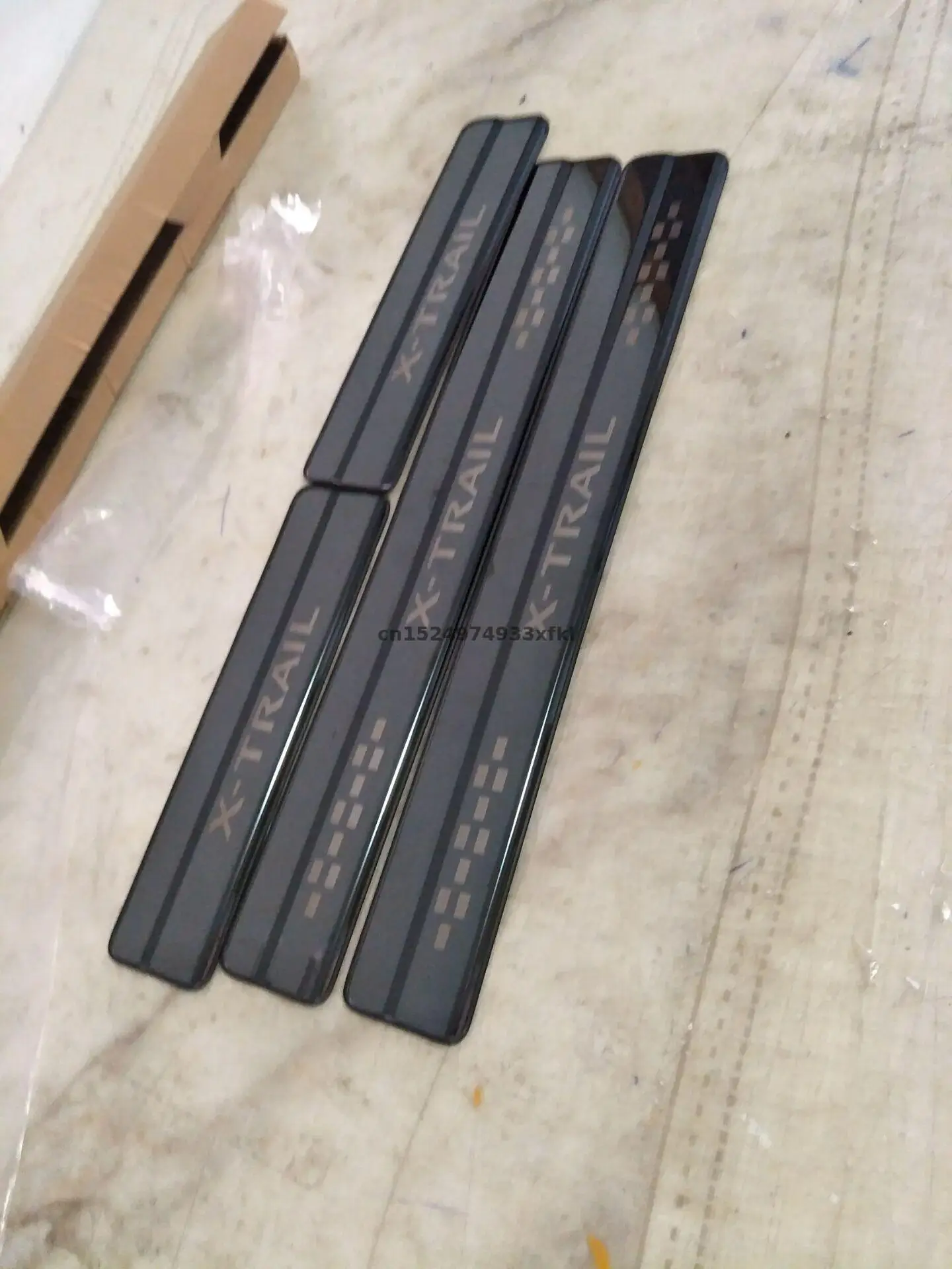 

For Nissan X-Trail 2017-2021 Beautiful anti-scratch protection for door sills of welcome scooter car accessories Car styling