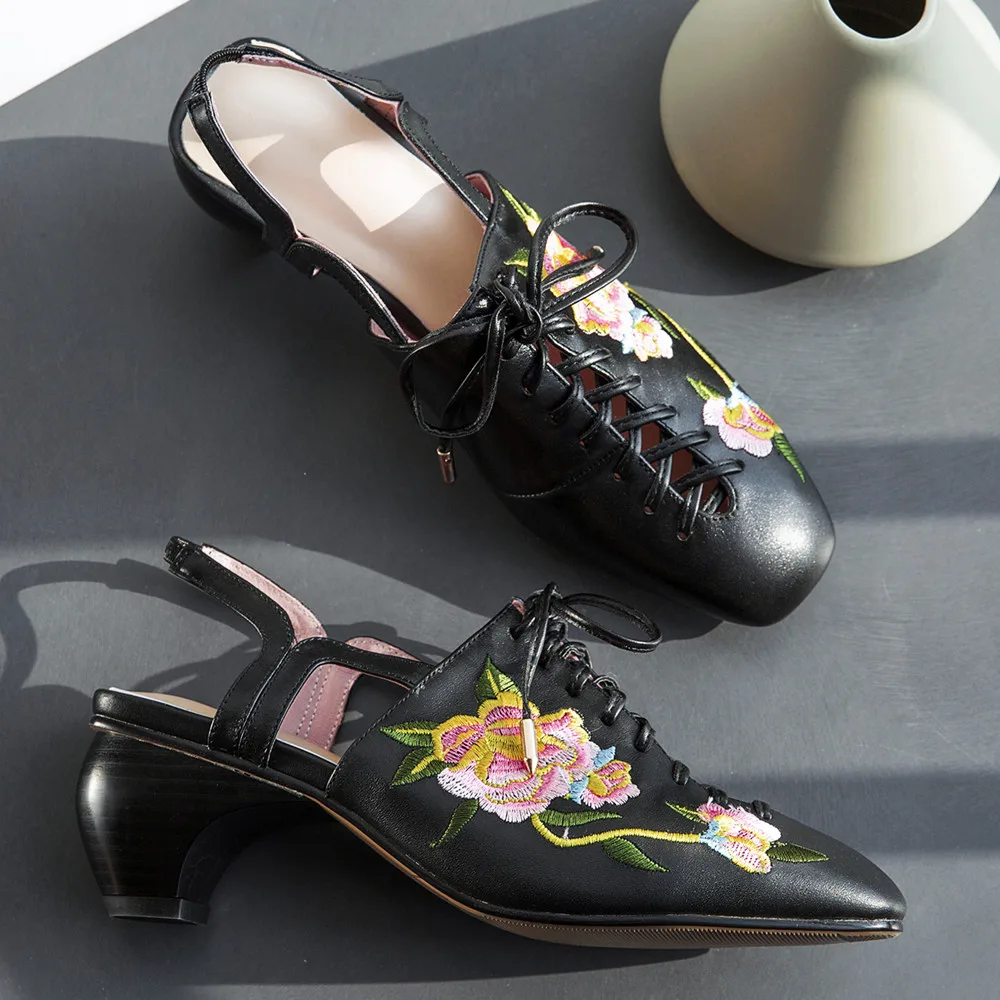 Женские туфли-лодочки из натуральной кожи с перекрестными ремешками на шнуровке