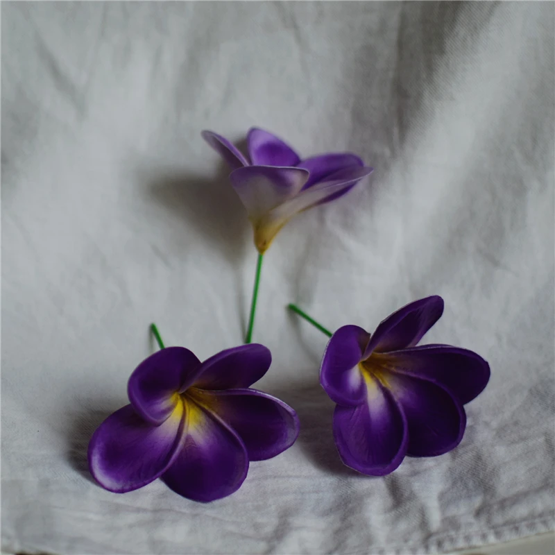 purple with stem Ярко-розовый/фуксия frangipani Plumeria настоящие на ощупь цветы головки Торт Топперы Свадебные украшения 100 шт в партии - Цвет: purple with stem
