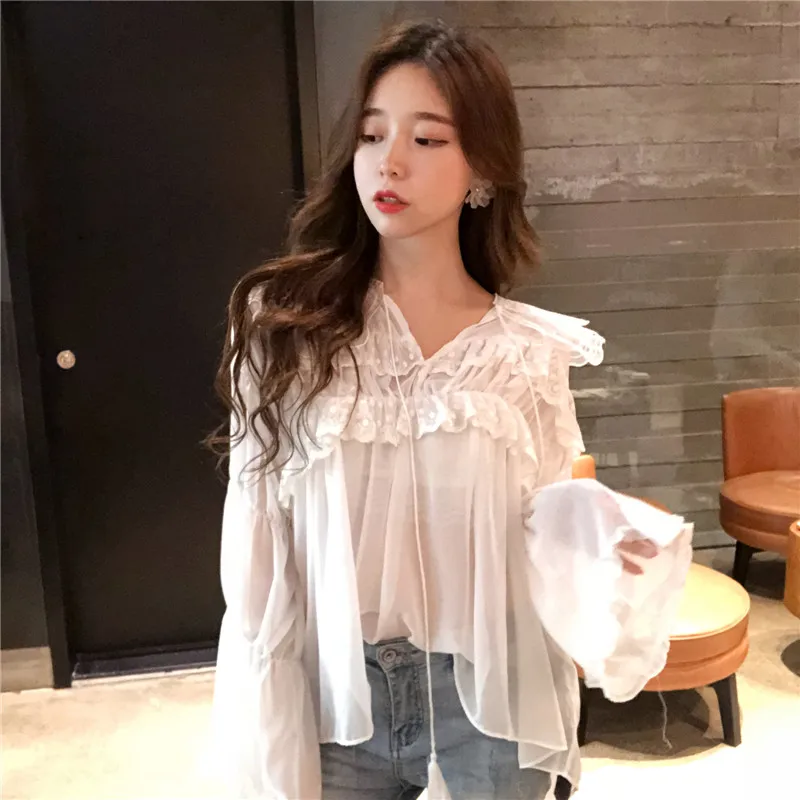 Женские кружевные топы с v образным вырезом белые свободные расклешенным рукавом