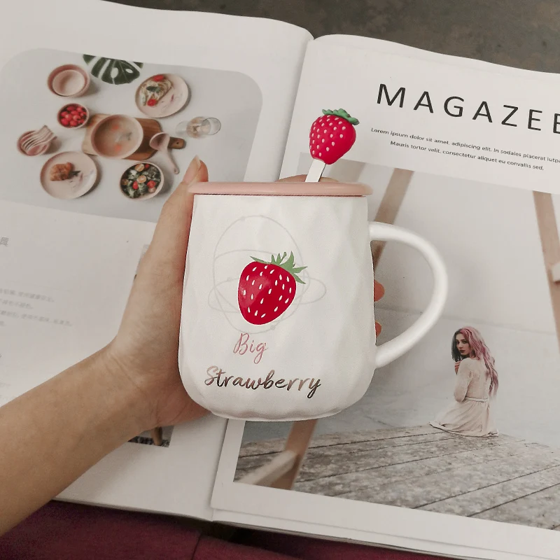 

Cute Nordic Mug Japanese Creative Ceramics Strawberry Breakfast Milk Ceramics Cup Taza De Cafe Wedding Gifts With Lid EC50BZ