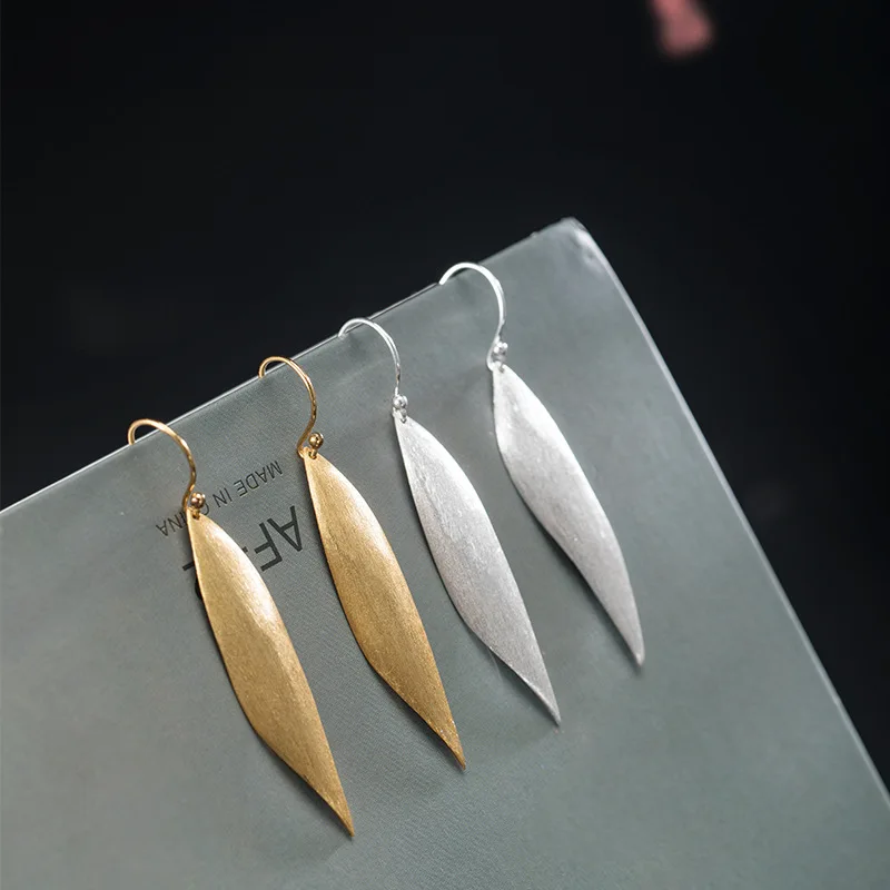 

925 Silver Simple Personality Gold Twisted leaves drawing Earrings Women's Fashion Temperament Generous Earrings Birthday Gift