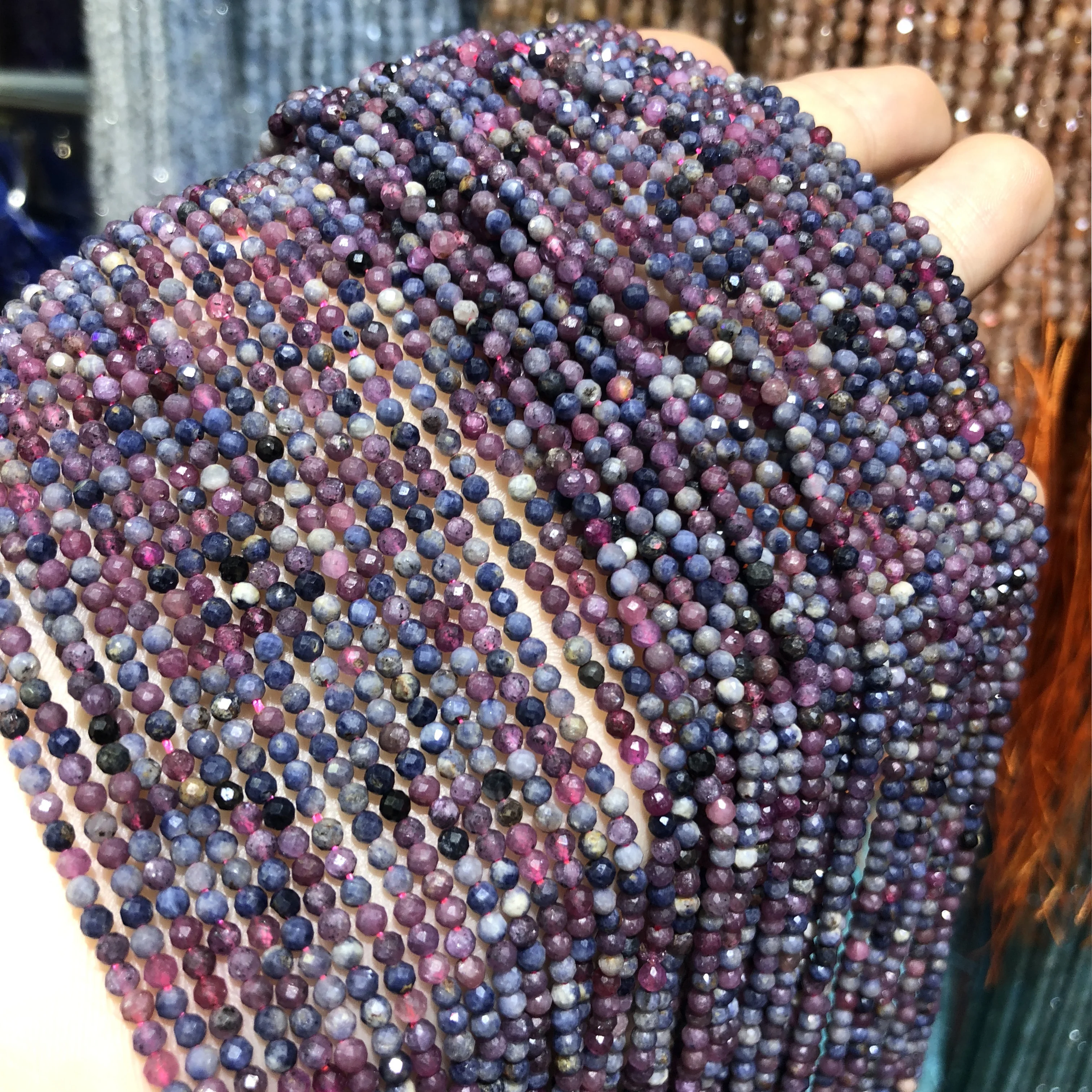 Небольшие граненые бусины из натурального камня натуральные сапфиры рубины