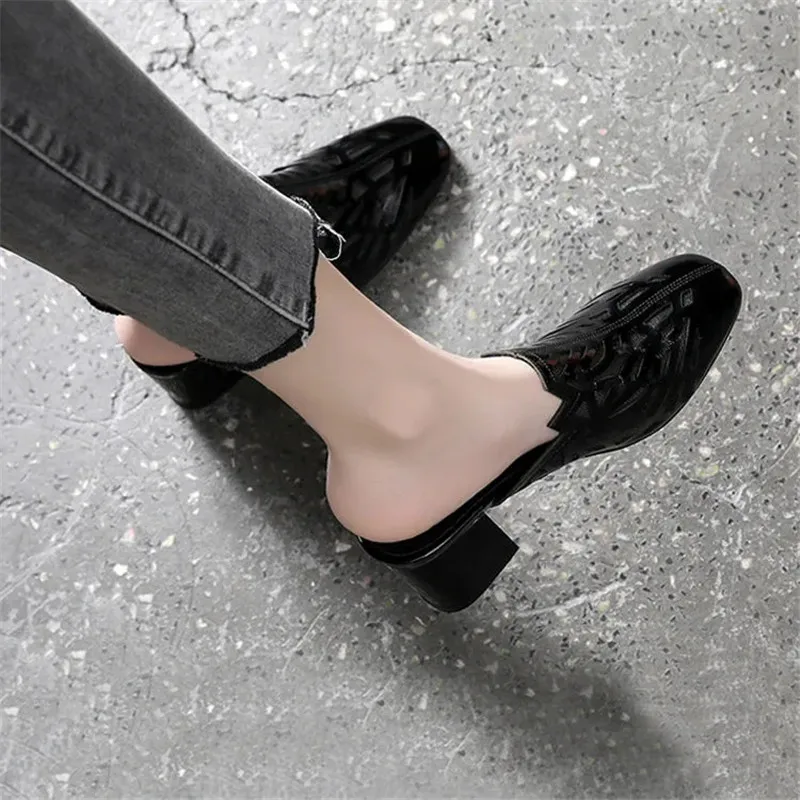 

Red Sexy Breathable Mesh Summer Slides PU Leather Comfort Thick Heel Luxury Sandals 2021New Closed-Toe Slippers Designer Shoes