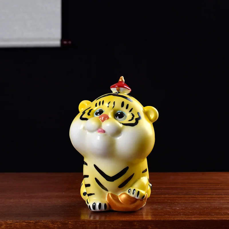 Ceramics Painted Tiger small statue ，Modern art sculpture Cute Home decoration accessories Year of the new Year's gift | Дом и сад