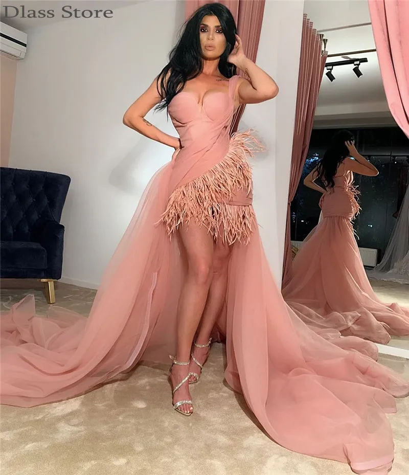 

Платье вечернее Персиковое розовое, пикантное короткое вечернее платье-трапеция с открытым плечом, вырезом сердечком, со шлейфом, для выпус...