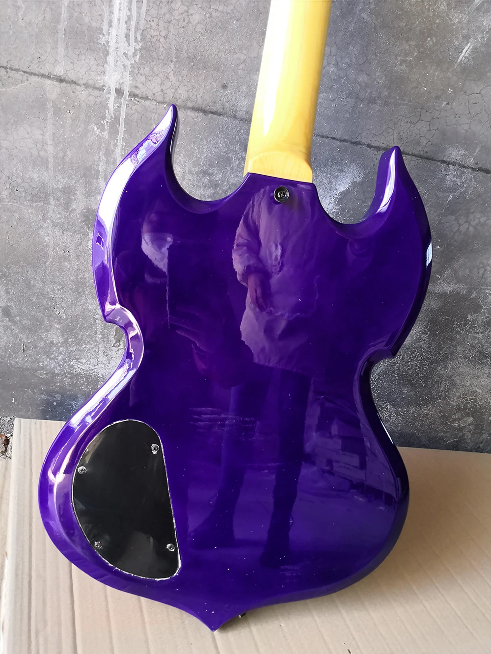 Бесплатная доставка 6 струн фиолетовая необычная электрическая гитара с
