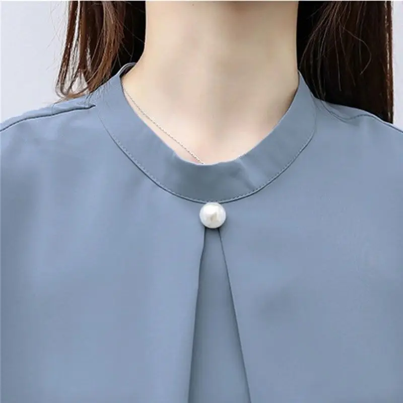 Женская рубашка большого размера с коротким рукавом жемчужная круглым вырезом