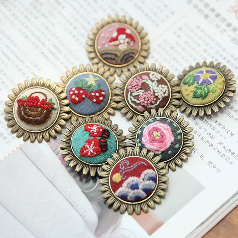

Round Pendant Support Sweater Necklace Metal Chain Brooch Pattern Unfinished Embroidery Kit DIY Sewing Cross Stitch Set Tools