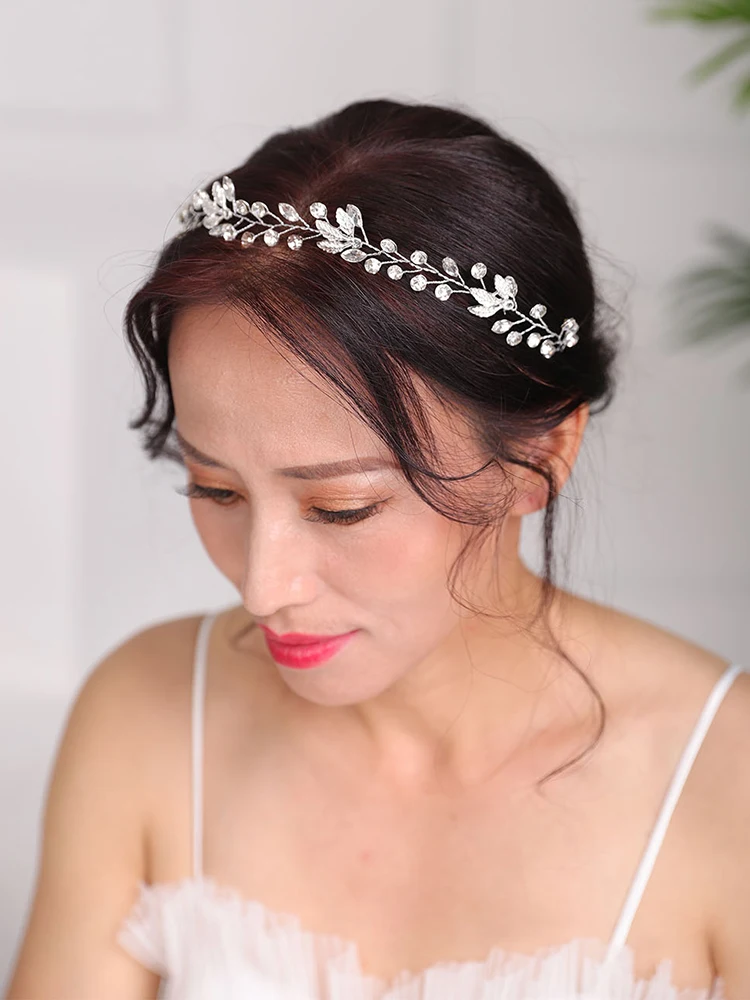 Минималистичная повязка на голову с серебряными листьями свадебные украшения