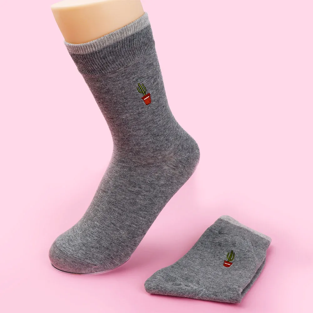 Новые женские носки средней длины с вышивкой в Корейском стиле забавные осенне