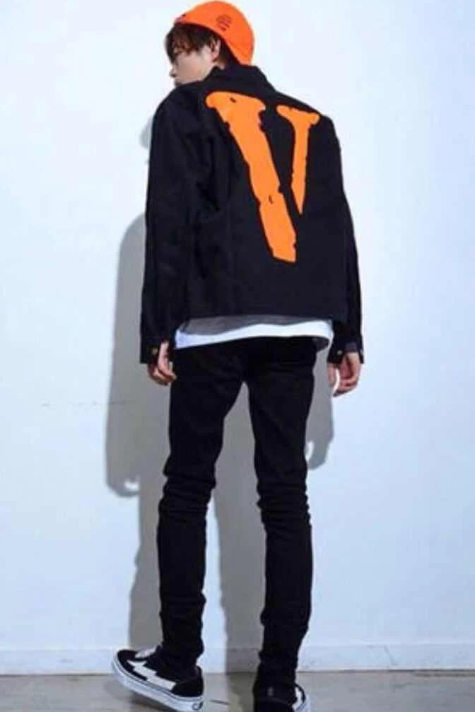 

2021 New Style VLONE Latest Big V Prison 555555 Men and Women Same Style Coach Tooling Vintage Jacket