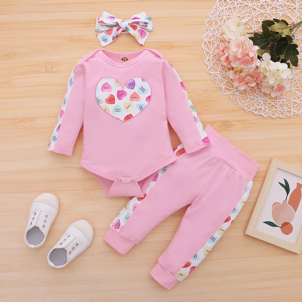 

Children's Pink Printed Love Romper + Love Side Trousers + Bowknot Turban Three-piece Set