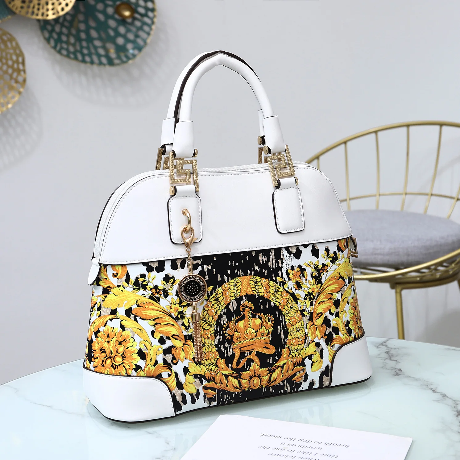 

In 2020, the new brand embroidered leather female crown high quality single shoulder bag handbag purse handbag large shells
