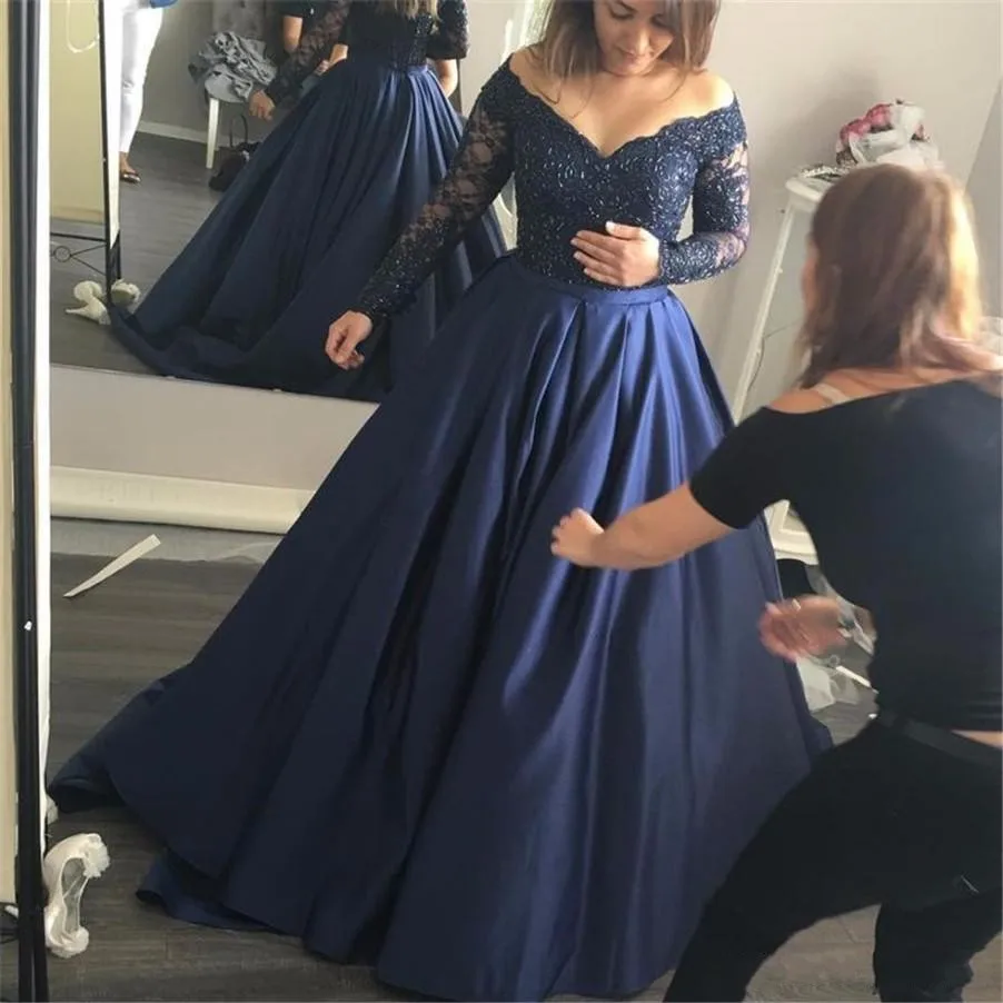 

Long-Sleeves Off-the-Shoulder Navy-Blue Lace Elegant 2019 Prom Dress modest prom Gowns with sleeves Applique Evening Gowns