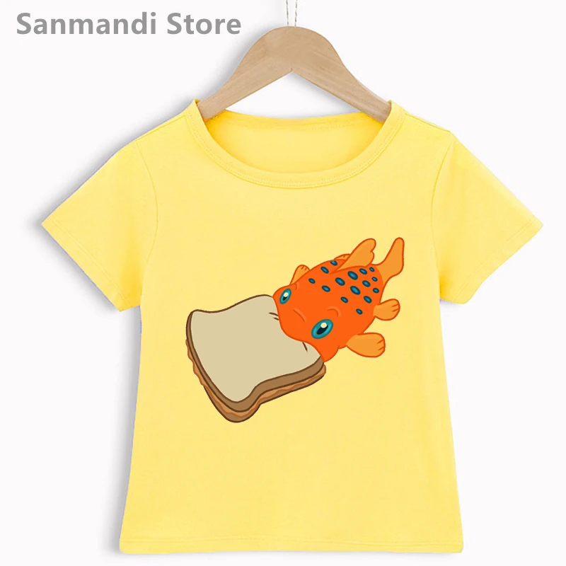 

Funny White Yellow Blue Kids Clothes Goldfish Eat Bread Print Tshirt Girls/Boys Harajuku Kawaii Children Clothing Summer T Shirt