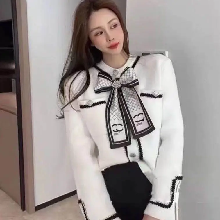 

2021 early spring new spring dress new short knitted cardigan top small fragrance classic single breasted sweater for women