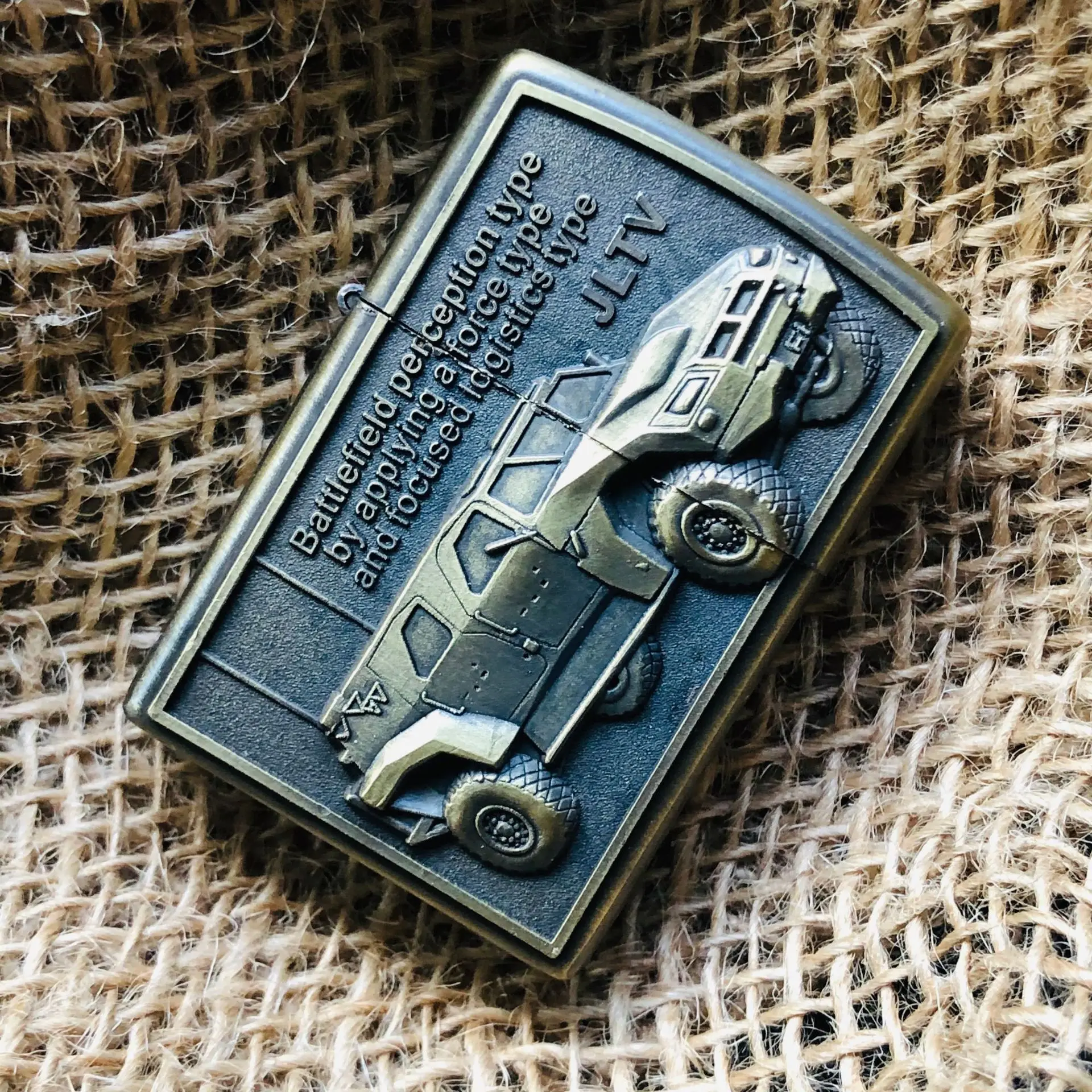 Креативная бронзовая керосиновая Зажигалка рельефная Прямая