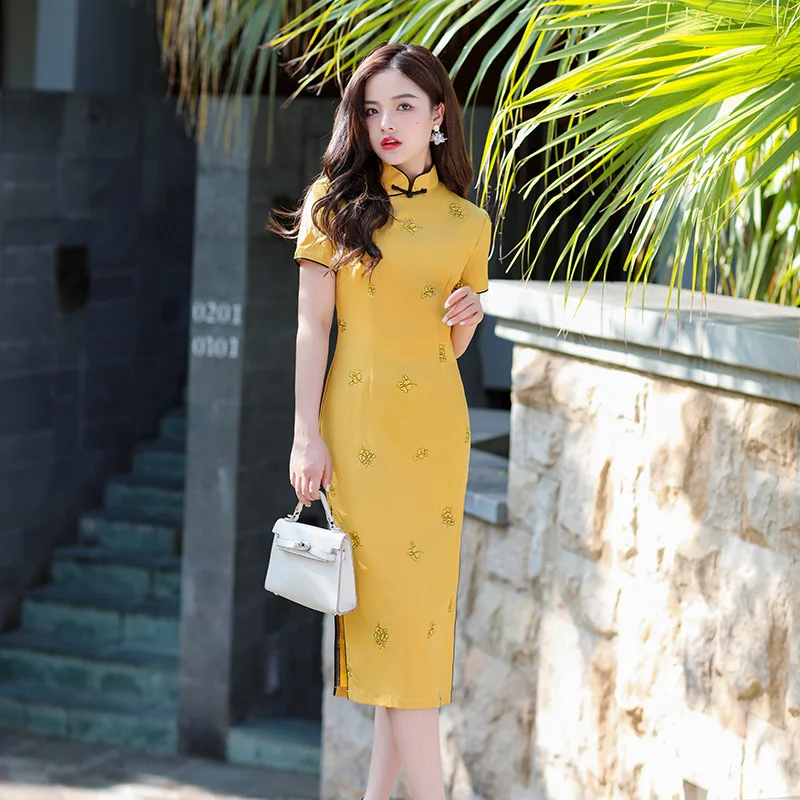 Китайское традиционное льняное женское платье FZSLCYIYI Чонсам желтого цвета с