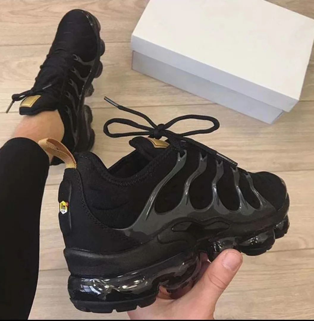 

Women Sneakers Fashion Light Running Shoes Womens Vulcanized Shoes Breath Casual Sport Shoes Ladies Flat Shoes Comfort Loafers